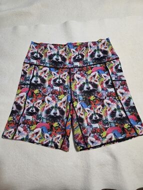 Constantly Varied Gear Multicolor Raccoon-Print Women’s Active Shorts. Sz L